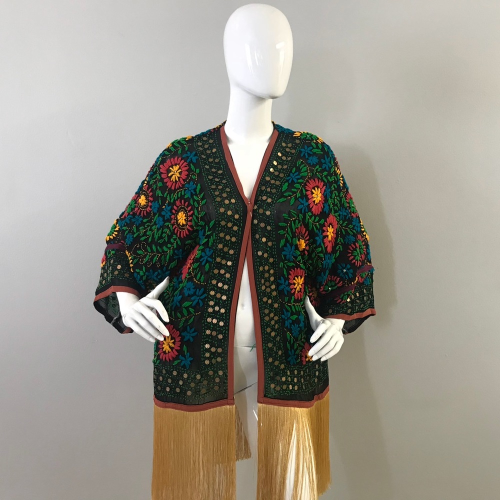 Beautiful Embroidered Fringe Black Robe/Jacket - Picture 4 of 8